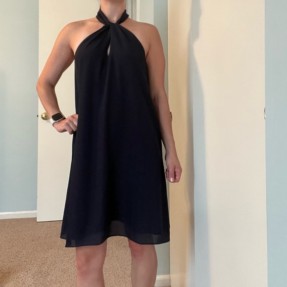 Soprano Knotted High Neck Shift Dress - Picture 5 of 8